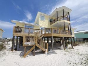 Το κτήριο όπου στεγάζεται  η παραθεριστική κατοικία