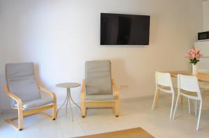 TV a/nebo společenská místnost v ubytování Waves & Dreams + 13 fotografií