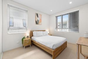 Gallery image of Seaside Retreat with Parking and Balcony in Newport +10 photos