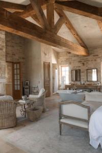 Posezení v ubytování Sunstone Villa the Brittany Suite