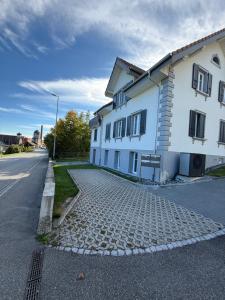 Το κτήριο όπου στεγάζεται  το διαμέρισμα