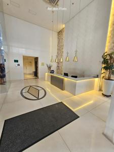 戈亚尼亚Metropolitan Barcelona By Rei dos Flats的建筑物内的大堂设有接待台。 更多45张照片