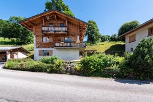 Budova, kde se chata nachází