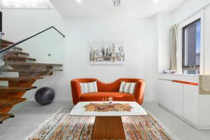 Χώρος καθιστικού στο 5BR Marsden Park Home Near Schofields Station