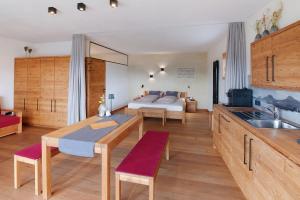 Kuchyň nebo kuchyňský kout v ubytování Ansitz Röfen