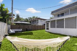 Κήπος έξω από το Guitar House Poker Lounge Steps from Hard Rock