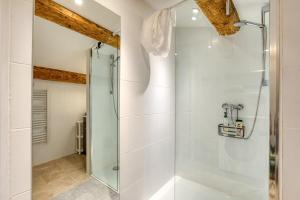 Koupelna v ubytování Le Voltaire pour 4 + 17 fotografií