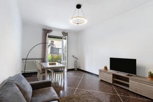 Μια τηλεόραση ή/και κέντρο ψυχαγωγίας στο Giardino Sul Mare