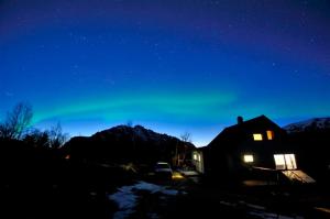 LyngværetにあるHoliday Home Lofotenのギャラリーの写真