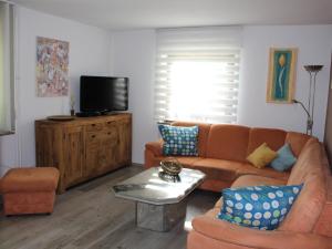 Televisyen dan/atau pusat hiburan di Ferienwohnung Bienenherz