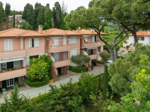 Bygningen som feriehuset ligger i