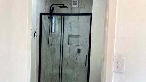 Ένα μπάνιο στο Coastal Retreat on Hazel +10 φωτογραφίες