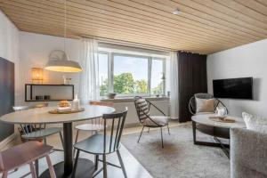 Χώρος καθιστικού στο Beautifull 2-Room Apartment With Sea View