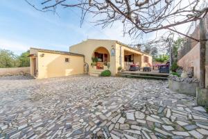 Το κτήριο όπου στεγάζεται  η βίλα