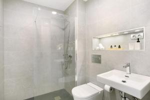 Koupelna v ubytování Apartamento La Alameda + 18 fotografií