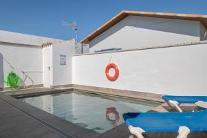 Bazén v ubytování Casa Verde agua nebo v jeho okolí