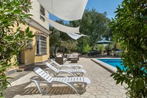 Bazén v ubytování Chalet Independiete Con Piscina nebo v jeho okolí