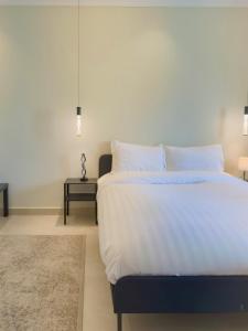 Gallery image of Spacious apartment next to the financial towers B10 in Quai