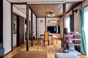 Μια τηλεόραση ή/και κέντρο ψυχαγωγίας στο 和心 Nagomi