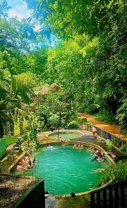 Bazén v ubytování Hotel Nuquimar nebo v jeho okolí