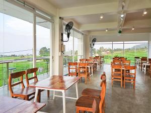 Εστιατόριο ή άλλο μέρος για φαγητό στο RedDoorz Syariah at Svarga View