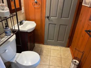 Koupelna v ubytování Nisqually Nest at Mount Rainier