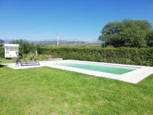 La alberca dentro o cerca de Casa de Campo Nature Families