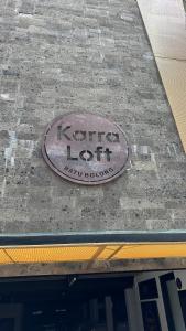 Chứng chỉ, giải thưởng, bảng hiệu hoặc các tài liệu khác trưng bày tại Karra Loft U1