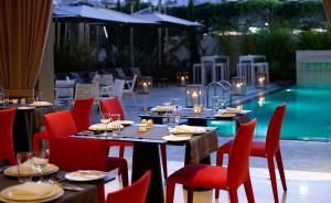 Bazén v ubytovaní Samaria Hotel alebo v jeho blízkosti