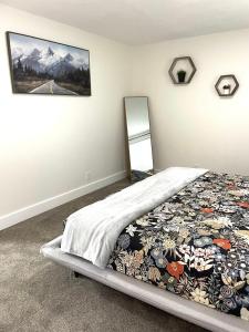 Fotografie z fotogalerie ubytování not accurate v destinaci South Jordan + 16 fotografií