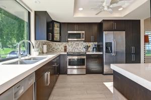 Kuchyň nebo kuchyňský kout v ubytování RP135 - Rancho las Palmas Serenity + 20 fotografií