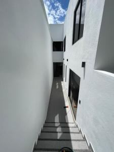 Budova, kde se vila nachází + 9 fotografií