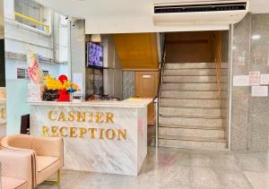 Zona de hol sau recepție la ABCYQ Hotel