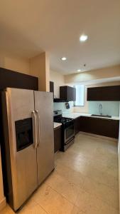 Kuhinja ili čajna kuhinja u objektu Apartamento en Panama, Yoo and Art eAvenida Balboa