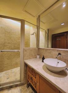 Koupelna v ubytování Langkawi Lagoon 3 pax beach and sea view