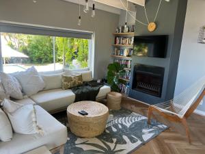 Χώρος καθιστικού στο Modern Sea View Home