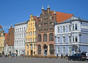 Budova, kde se apartmán nachází + 23 fotografií