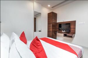 Μια τηλεόραση ή/και κέντρο ψυχαγωγίας στο Hotel O Delhi Technological University Formerly Delta Five