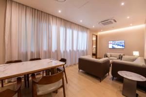 Gallery image of Swiss Club Guesthouse in Singapore