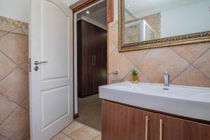 Ένα μπάνιο στο G & H guest house +14 φωτογραφίες