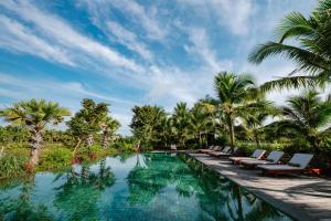 Kolam renang di atau dekat dengan Thala Tra Vinh