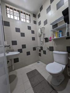 Ένα μπάνιο στο D'Garden Cottage Kluang +5 φωτογραφίες