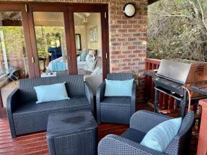 Posezení v ubytování Under the Boardwalk Self Catering Studio