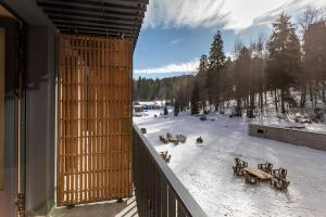 Το Studio in The Hills of Bakuriani Rooms Hotel Building τον χειμώνα