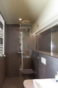 Ένα μπάνιο στο Studio in The Hills of Bakuriani Rooms Hotel Building +4 φωτογραφίες