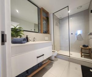 Koupelna v ubytování 308 Bridgewater One - Two Bedroom Apartment with Park Views + 25 fotografií