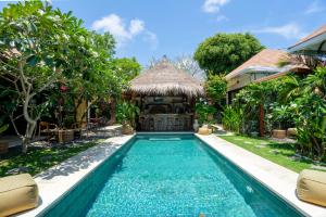 an image of a swimming pool in a villa at La Kreyiol in Uluwatu +44 photos