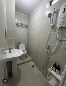 Ένα μπάνιο στο La wood homestay