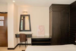 Imagem da galeria de 普吉岛露露酒店Lulu Hotel em Ban Phlu Yai