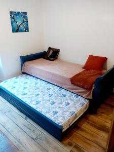 Postel nebo postele na pokoji v ubytování Jolie maison Foix + 17 fotografií